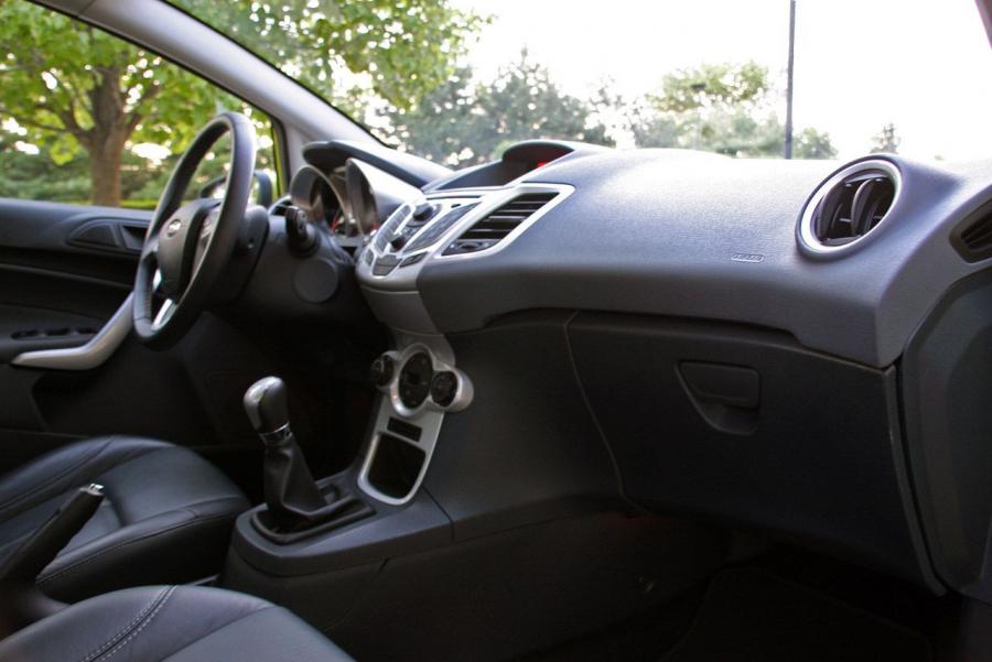  Ford Fiesta 2010 года  (EU) (фото 20 из 43)